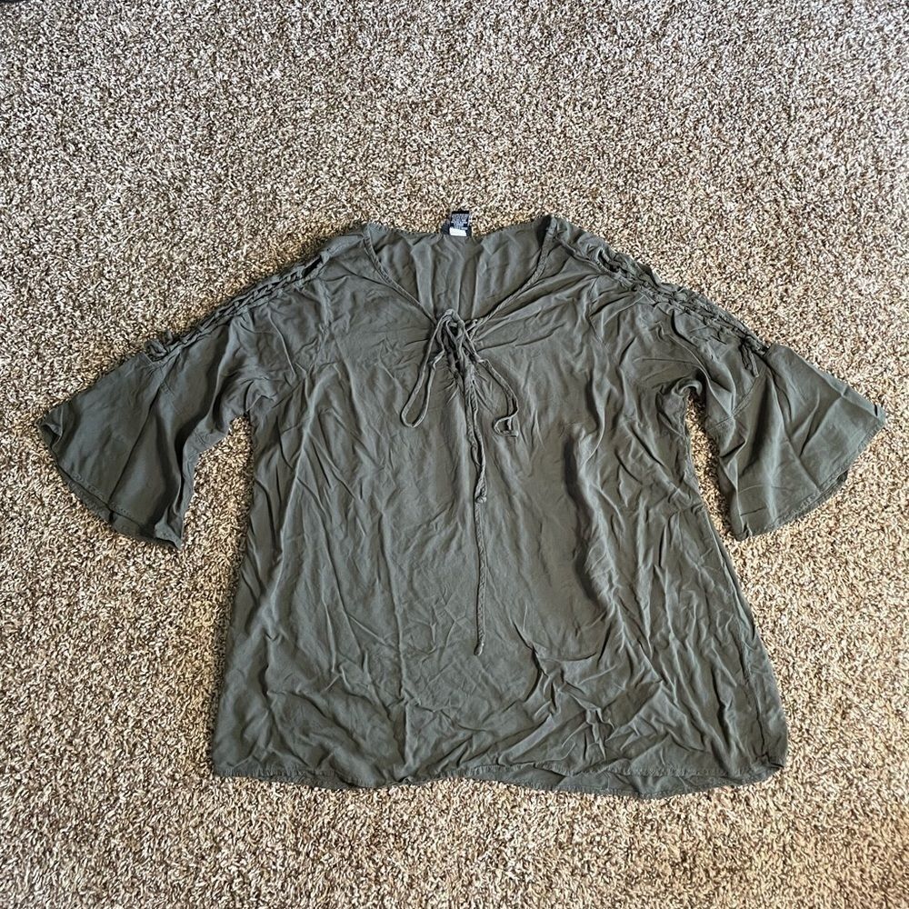 Torrid size 1X army green blouse